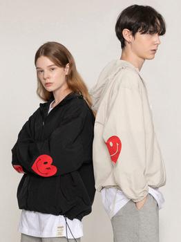 商品graver | Elbow Heart Smile Red Clip Windbreaker Jacket Two Colors,商家W Concept,价格¥632图片