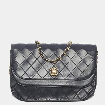 chanel包, [二手商品] Chanel | Chanel Black Quilted Lambskin Leather Vintage Round Double Flap Shoulder Bag商品图片 9折