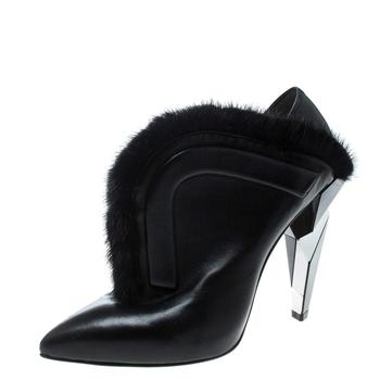 [二手商品] Fendi | Fendi Monochrome Leather and Fur Trimmed V Neck Ankle Boots Size 38商品图片,4.4折, 满1件减$100, 满减