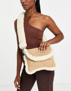 asos包, ASOS | ASOS DESIGN cross body messenger bag in faux shearling商品图片 4.5折