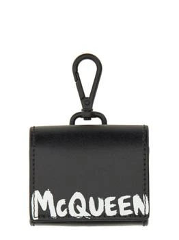 Alexander McQueen | Alexander McQueen Graffiti Logo Printed Airpod Case,商家Cettire,价格¥1113