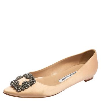 Manolo Blahnik直邮, [二手商品] Manolo Blahnik | Manolo Blahnik Beige Satin Hangisi Flat Pumps Size 37商品图片 4.8折, 满1件减$100, 满减