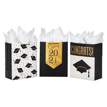 商品Hallmark | Graduation Gift Bags with Tissue Paper, Class of 2021, Congrats, Mortarboards,商家Walgreens,价格¥25图片