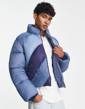 推荐Reclaimed Vintage puffer jacket in colourblock blue商品
