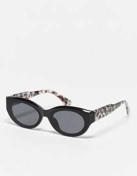 商品SVNX chunky retro sunglasses in black图片