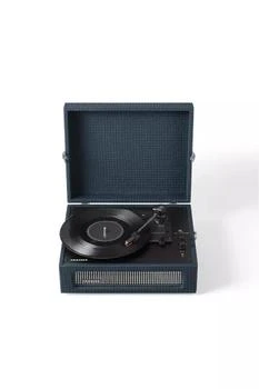 Crosley | Crosley Voyager Bluetooth Record Player,商家Urban Outfitters,价格¥735