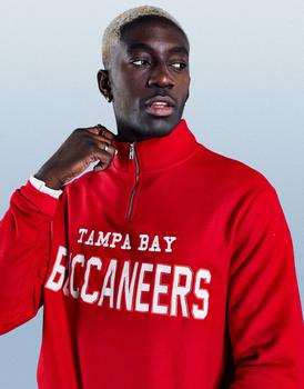 ASOS | ASOS DESIGN half zip fleece sweatshirt with Tampa Bay Bucaneers print in red商品图片,5.9折
