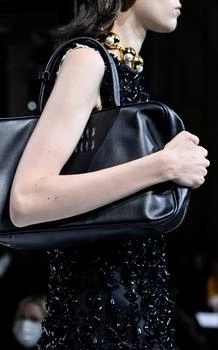 推荐Miu Miu - Softy Square Leather Shoulder Bag - Black - OS - Moda Operandi商品