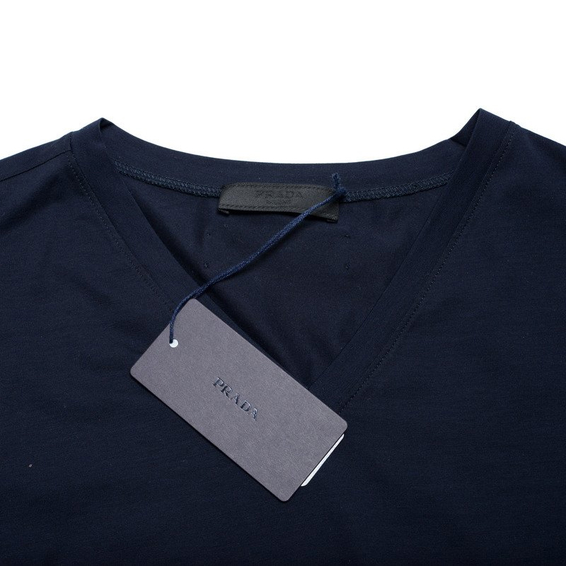 推荐Prada 普拉达 男士深蓝色V字领T恤 UJM565-710-F0124商品