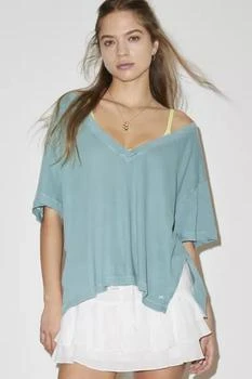 推荐Out From Under Jamie Slouchy V-Neck Tee商品