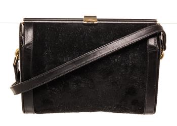 推荐Gucci Black Suede Leather Vintage Clasp Shoulder Bag商品