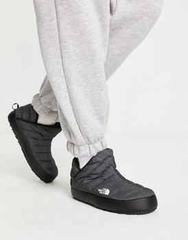 推荐The North Face Thermoball Traction booties in grey商品