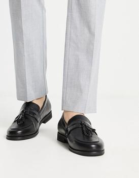 推荐Truffle Collection faux leather tassel loafers in black商品
