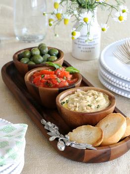 商品Vagabond House | Olive Baguette Tray with Wood Bowls,商家Verishop,价格¥823图片