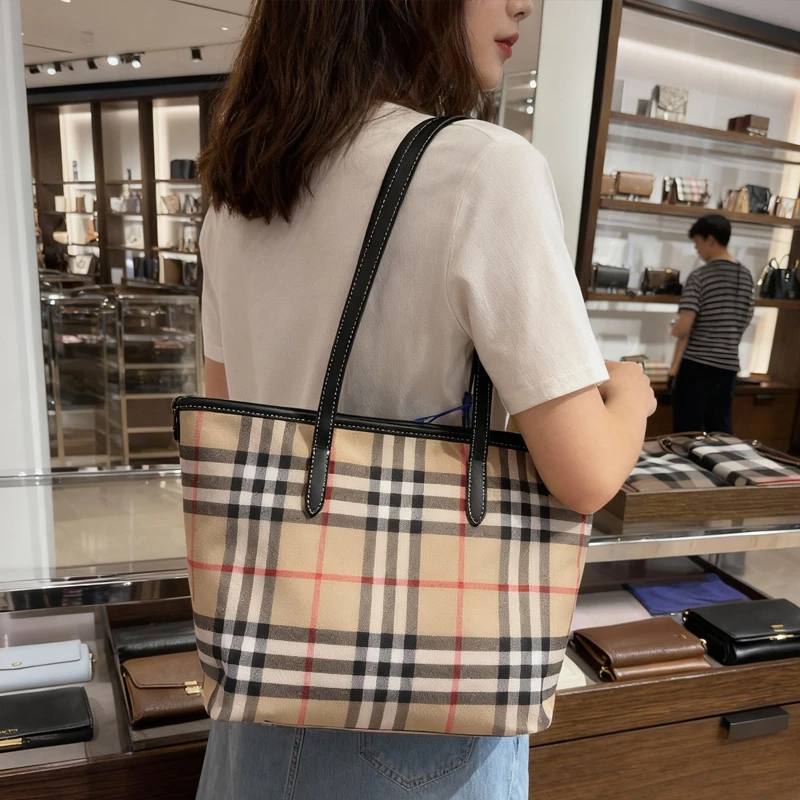 Burberry品牌, 商品Burberry/博柏利 女士米色棉布网格条纹通勤轻行单肩包, 价格¥3007