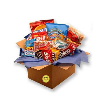 商品Snackdown Deluxe Snacks Care Package - Snack care package with candy and chocolate  - 1 Basket图片