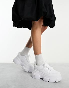 Koi Footwear | KOI Gannika Charm platform trainers in white商品图片,