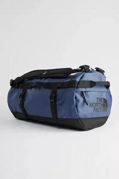 The North Face | The North Face Base Camp Duffle-S Convertible Duffle Bag,商家Urban Outfitters,价格¥975