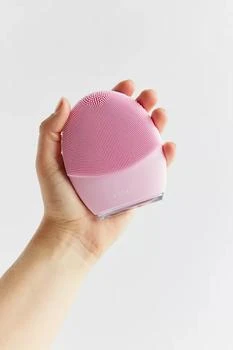 Foreo | Foreo LUNA 3 For Normal Skin Facial Cleansing Device,商家Urban Outfitters,价格¥1645