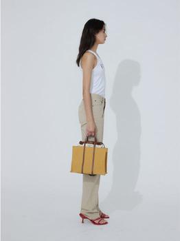 商品DEMAKER | New Vase Tote Bag (M) - Mustard,商家W Concept,价格¥1117图片