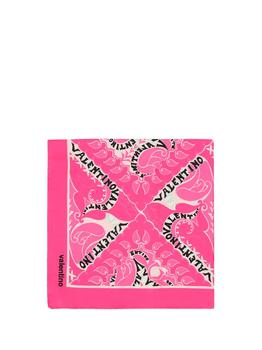 商品Valentino | Valentino Manifesto Bandana Foulard Logo Printed Scarf,商家Cettire,价格¥1938图片