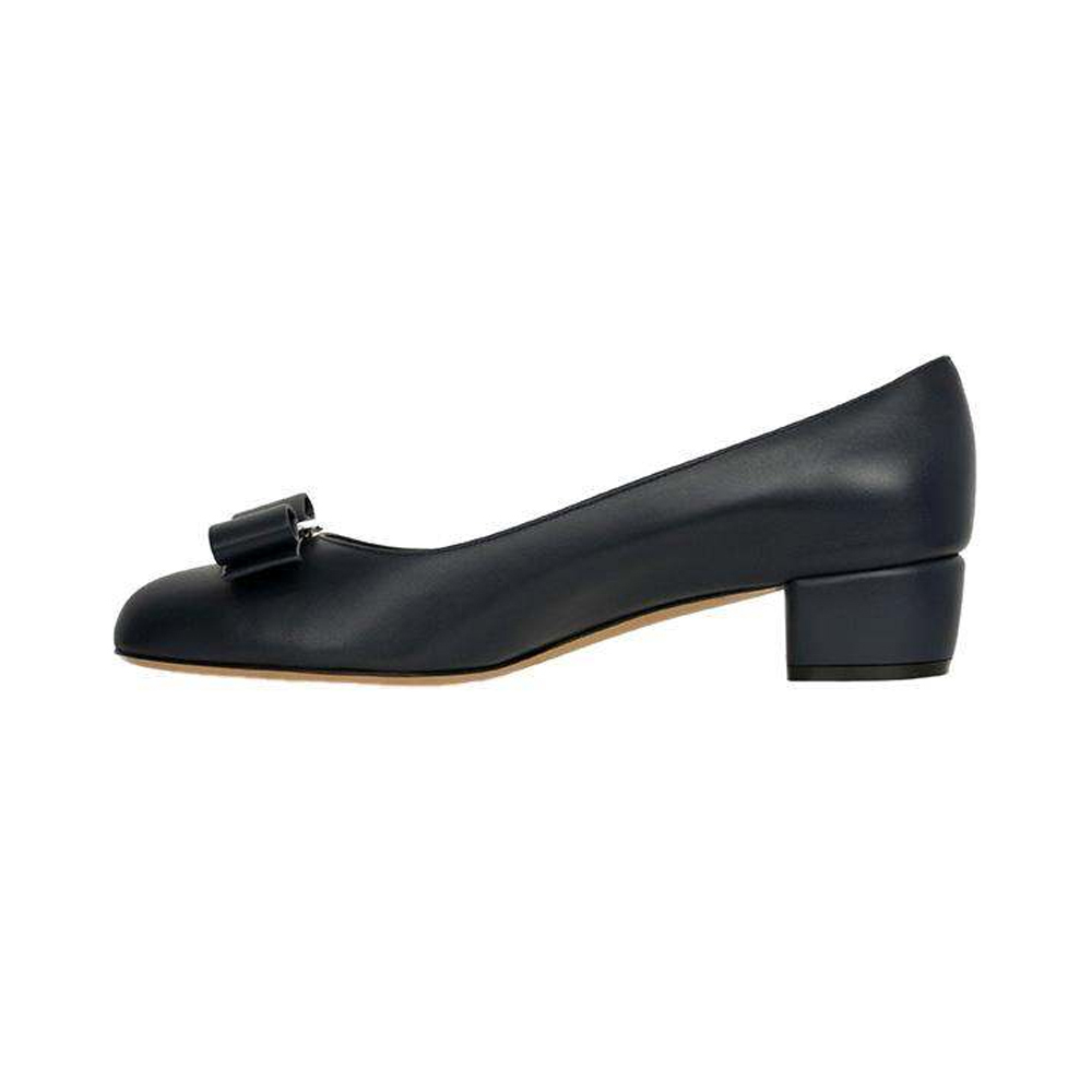 菲拉格慕女鞋板鞋, Salvatore Ferragamo | SALVATORE FERRAGAMO 女士深蓝色牛皮蝴蝶结装饰低跟船鞋 01-B221-574010商品图片 独家减免邮费