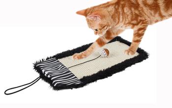 商品Pet Life  'Scrape-Away' Sisal and Jute Hanging Carpet Cat Scratcher Toy图片