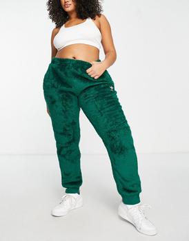 商品Adidas | adidas Originals essentials fleece joggers in dark green,商家ASOS,价格¥492图片