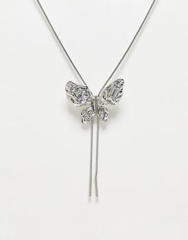 商品Reclaimed Vintage laryiat necklace with butterfly pendant in silver图片