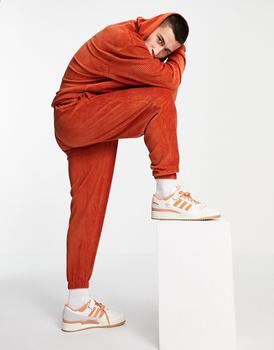 ASOS | ASOS DESIGN co-ord oversized joggers in ribbed velour tobacco brown商品图片,6折