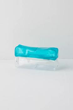 商品Urban Outfitters | Cheers Twin Pencil Case,商家Urban Outfitters,价格¥108图片