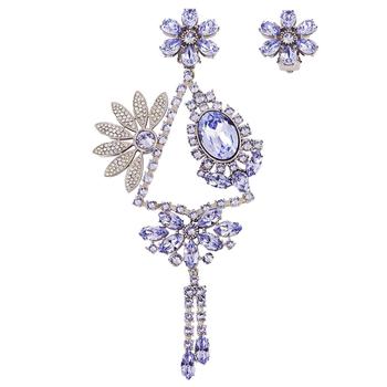 Burberry | Asymmetrical Crystal Daisy Drop Clip-on Earrings商品图片,6.9折, 满$275减$25, 满减