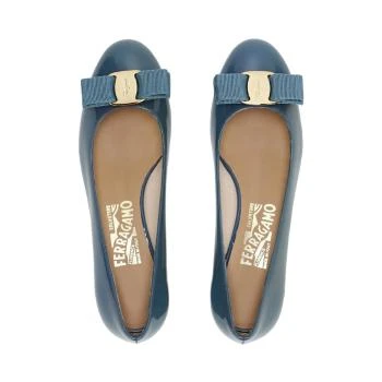 推荐SALVATORE FERRAGAMO 女士蓝色蝴蝶结漆皮高跟鞋 0584097�商品