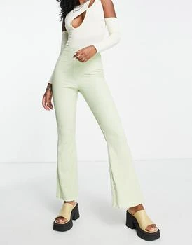 ASOS | ASOS DESIGN crinkle texture flare trouser in green 3.1折, 独家减免邮费