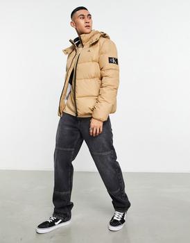 Calvin Klein | Calvin Klein Jeans essentials logo detatchable hood down puffer jacket in camel商品图片,额外9.5折, 额外九五折