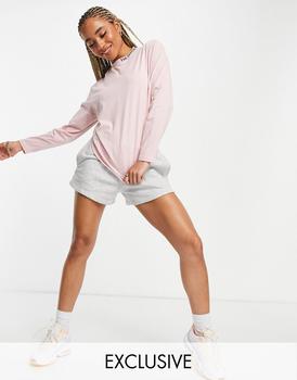 推荐The North Face Zumu long sleeve t-shirt in pink Exclusive at ASOS商品