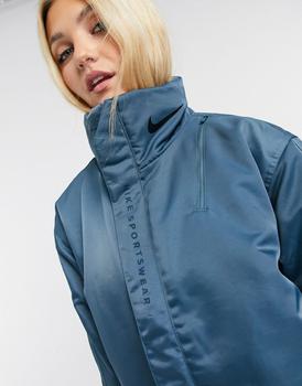 推荐Nike premium jacket in teal with logo print collar商品