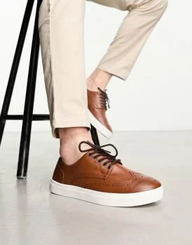 推荐ASOS DESIGN lace up brogue shoes in tan faux leather商品