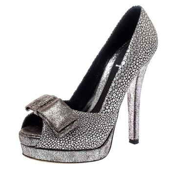 [二手商品] Fendi | Fendi Silver Textured Fabric Bow Peep Toe Pumps Size 37商品图片,6.4折