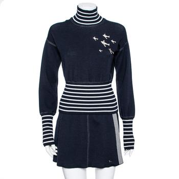 香奈儿套装, [二手商品] Chanel | Chanel Navy Blue & White Striped Knit Plane Embellished Jumper & Skirt Set S商品图片 3.3折, 满1件减$100, 满减