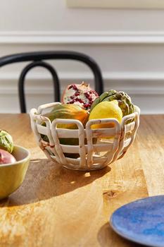 商品Urban Outfitters | Esme Marbled Fruit Bowl,商家Urban Outfitters,价格¥156图片