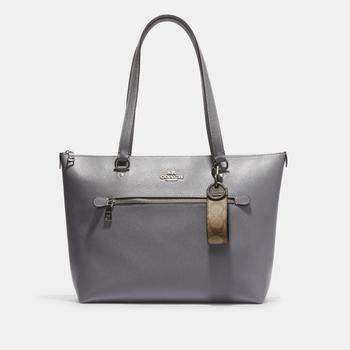 商品Coach | Coach Outlet Loop Key Fob In Signature Canvas,商家Premium Outlets,价格¥225图片