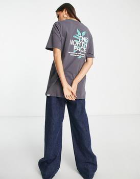 The North Face | The North Face Leaves Graphic back print boyfriend fit t-shirt in grey Exclusive at ASOS商品图片,5折×额外9.5折, 额外九五折