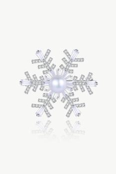 商品Classicharms | Pavé and Pearl Snowflake Brooch,商家Premium Outlets,价格¥546图片