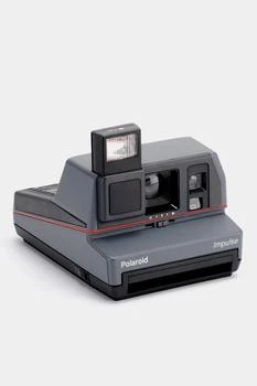 Polaroid | Vintage Polaroid Grey Impulse 600 Instant Camera Refurbished by Retrospekt,商家Urban Outfitters,价格¥1026