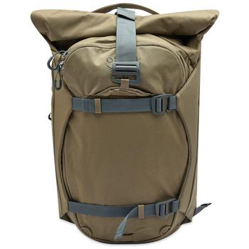 商品Osprey | Osprey Metron 22 Roll Top Backpack,商家END. Clothing,价格¥1026图片