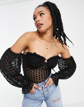 推荐Missguided Petite flocked spot long sleeve bodysuit in black商品