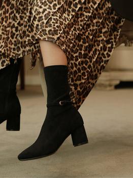 推荐Buckle Ankle Boots - 2 Colors商品