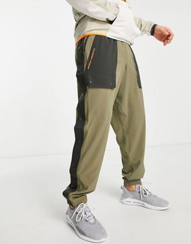 Under Armour | Under Armour Training Rush woven trousers with pocket detail in khaki商品图片,6折×额外8折, 额外八折