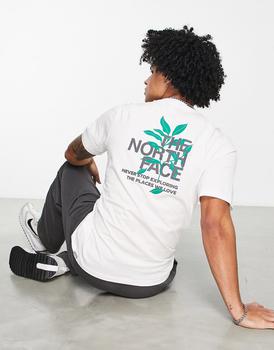 推荐The North Face Leaves Graphic back print t-shirt in off white Exclusive at ASOS商品